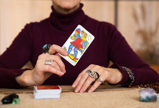 tarot card reader in kolkata 1.jpg